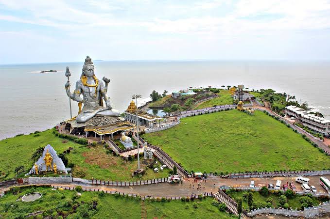 Best Tourist Places in Karnataka