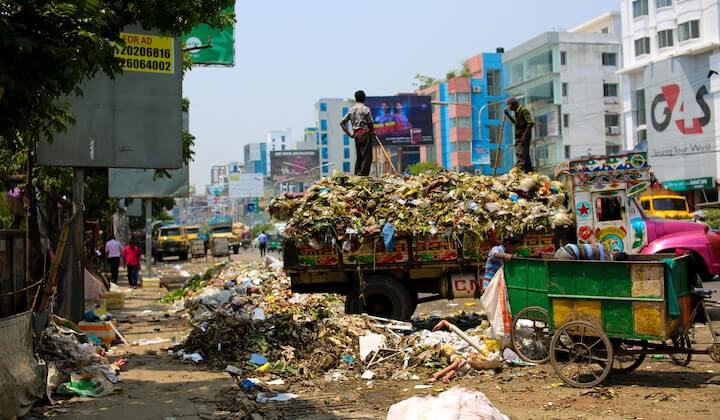 garbage-near-my-shop-hindi